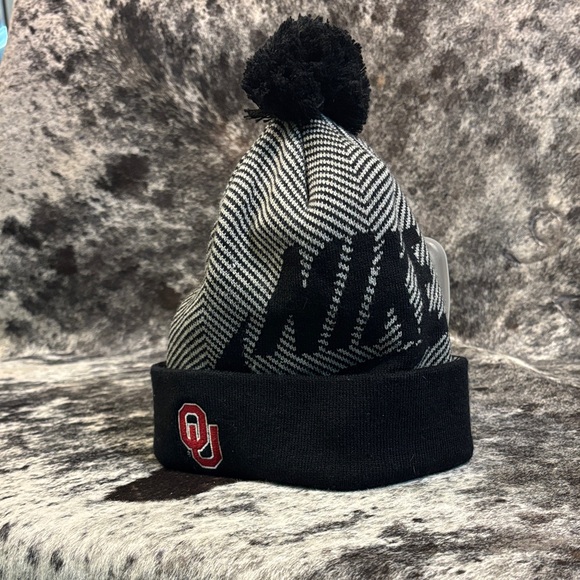 Nike University of Oklahoma Beanie - Picture 2 of 4